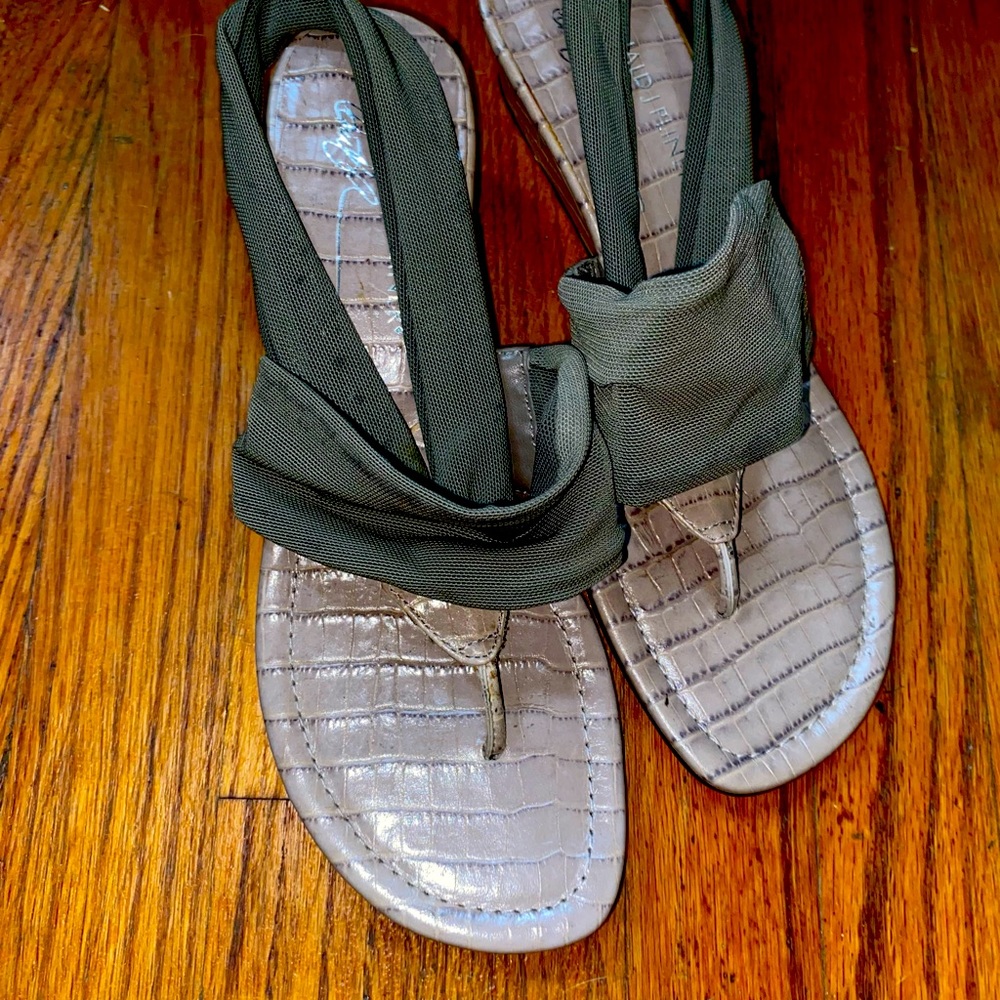 2 pairs is summer sandals